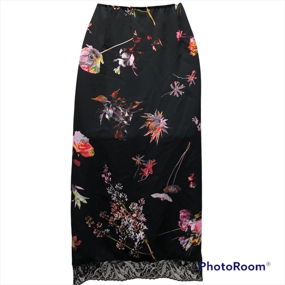 Victoria’s Secret Side Button Slip Skirt Black & Multi Floral Lace Trim Medium - Picture 6 of 8